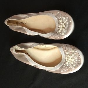 Stevie's girl size 4 slides